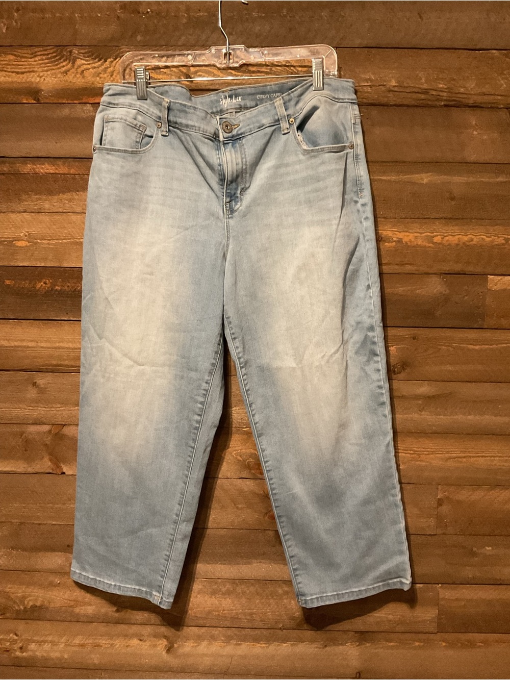 Style & Co. Women’s Medium Wash Denim Curvy Capri Size 14